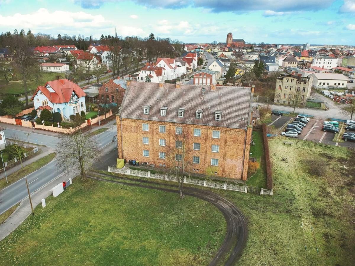 Pension Zur Inselbruecke Wolgast Exterior photo